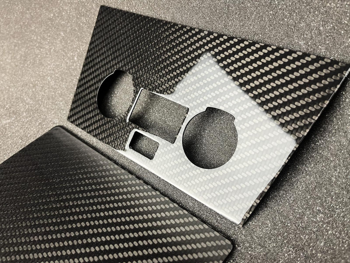 WST-Carbon Echtcarbon Cover für Handyladeschale für Hyundai i30 N PDE
